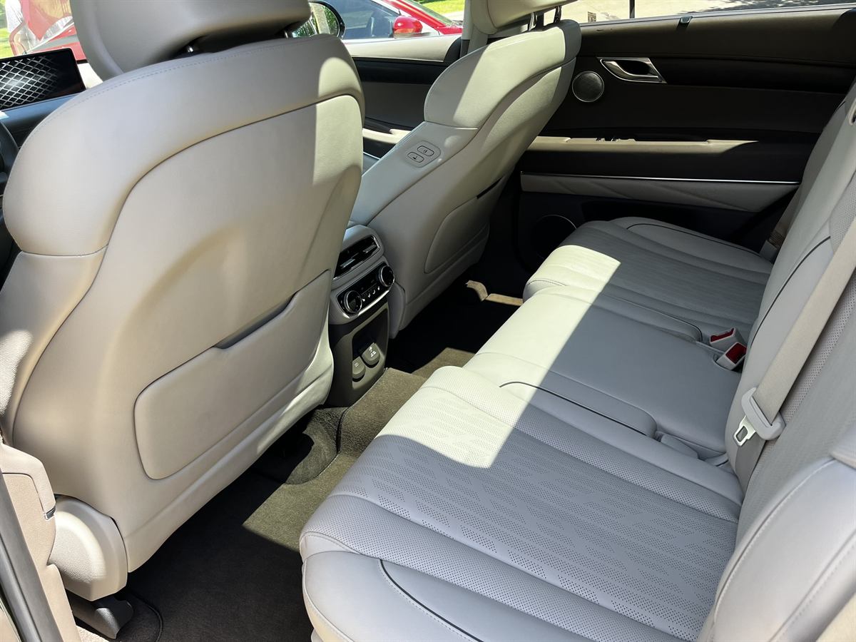 Genesis rear bench, cream leather after conditioning